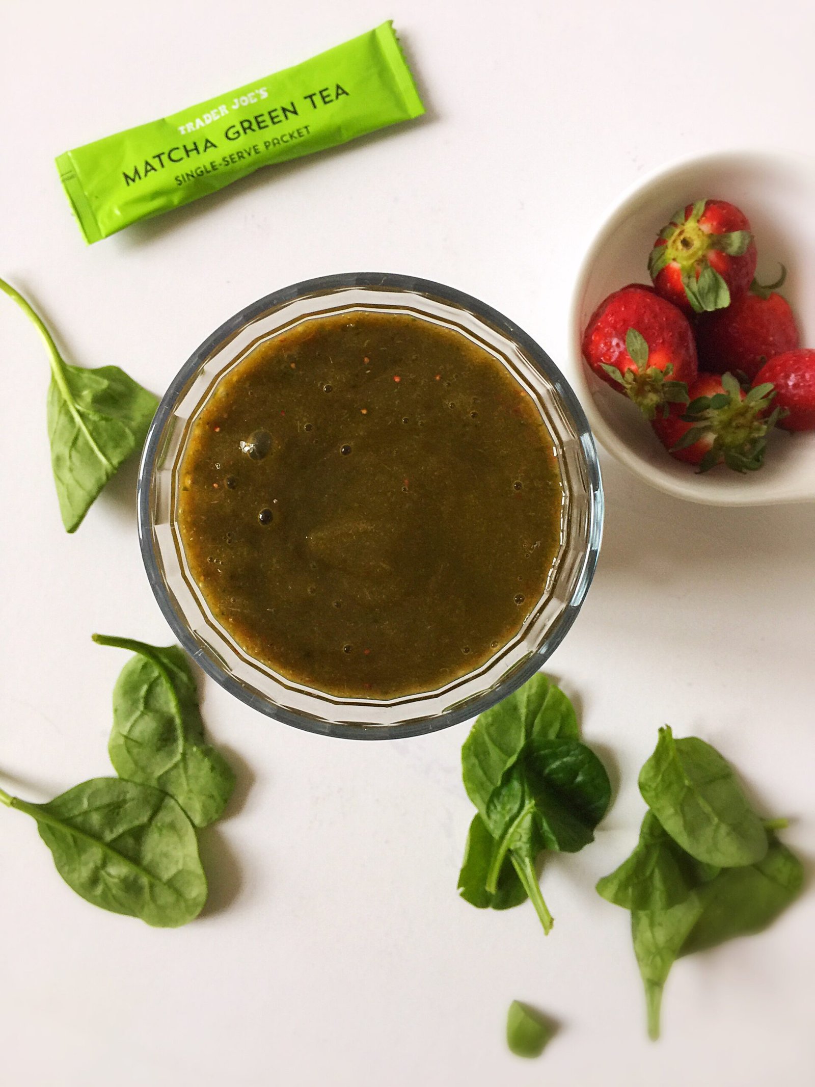 {Vegan} Grapefruit Matcha Green Smoothie – Whisk & Shout