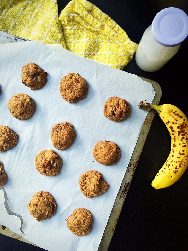 Flourless Elvis Chocolate Chip Cookies {Vegan + GF!} – Whisk & Shout