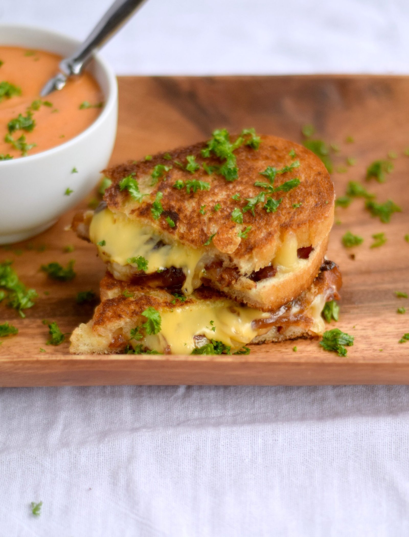 Smoked Gouda, Fontina, American Grilled Cheese with Bacon and Coco Loco Caramelized Onions – Beer Girl Cooks