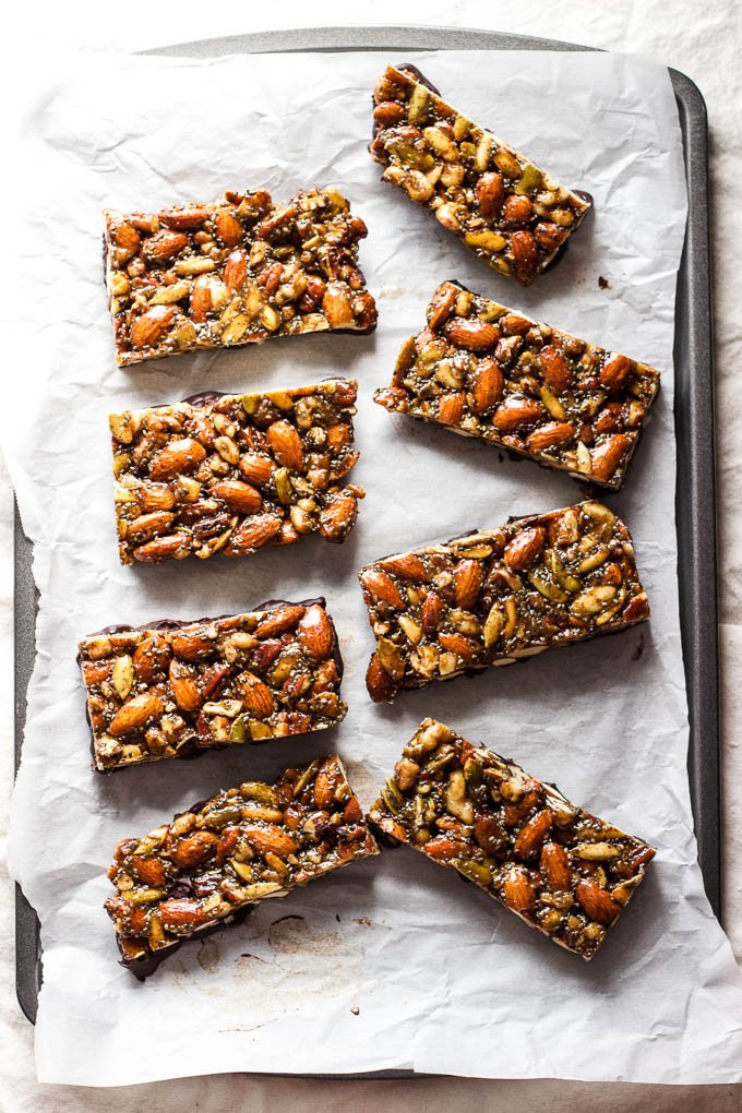 No-Bake Granola Bars with Maple-Sweetened Dark Chocolate – Salted Plains
